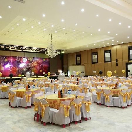 The Pine Resort Pathum Thani Exterior photo