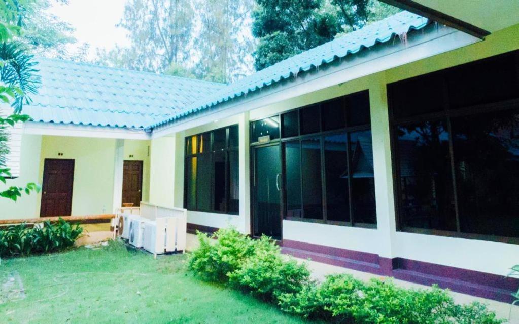 The Pine Resort Pathum Thani Exterior photo