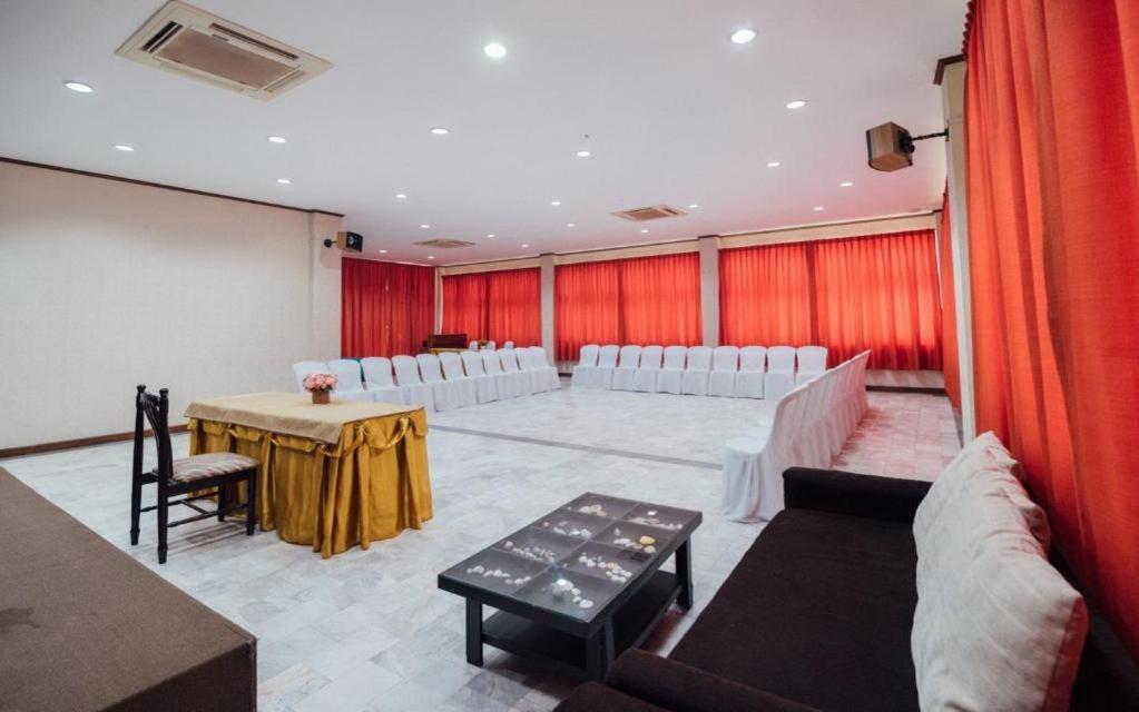The Pine Resort Pathum Thani Exterior photo