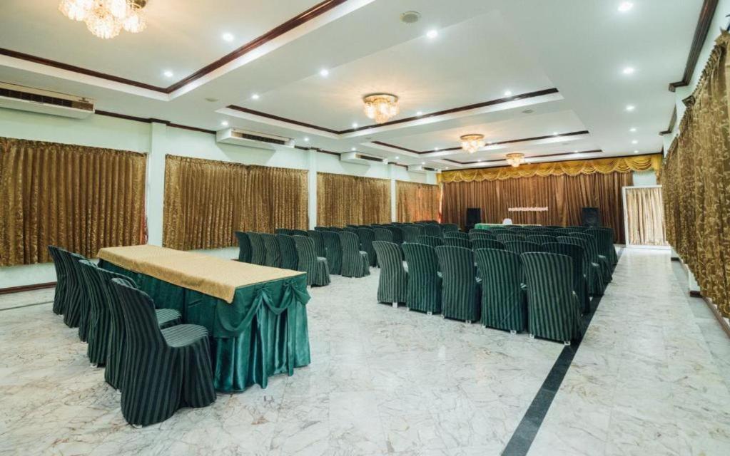 The Pine Resort Pathum Thani Exterior photo