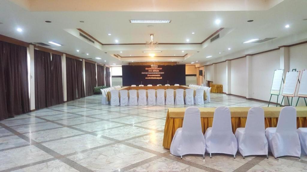 The Pine Resort Pathum Thani Exterior photo