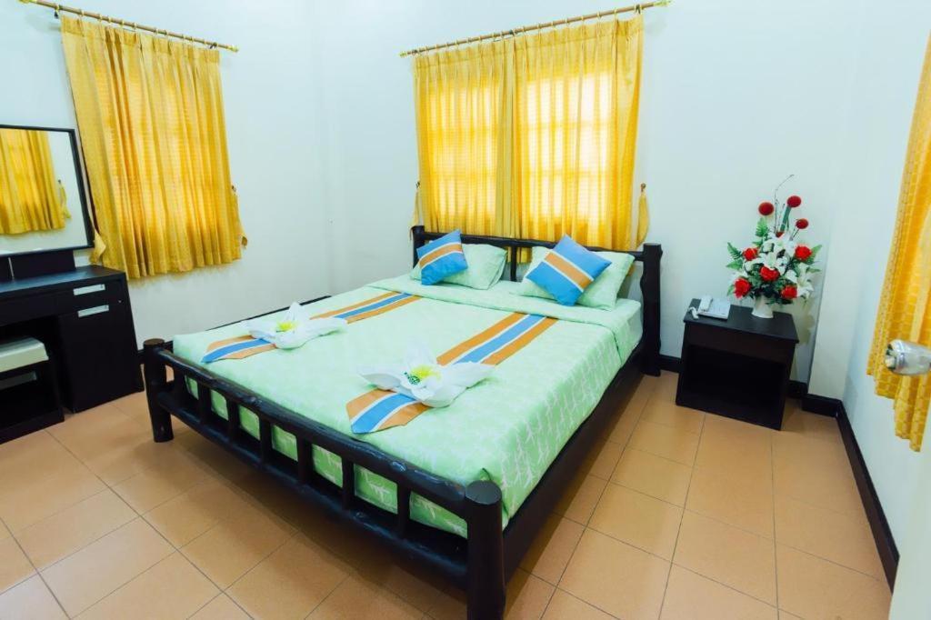 The Pine Resort Pathum Thani Exterior photo