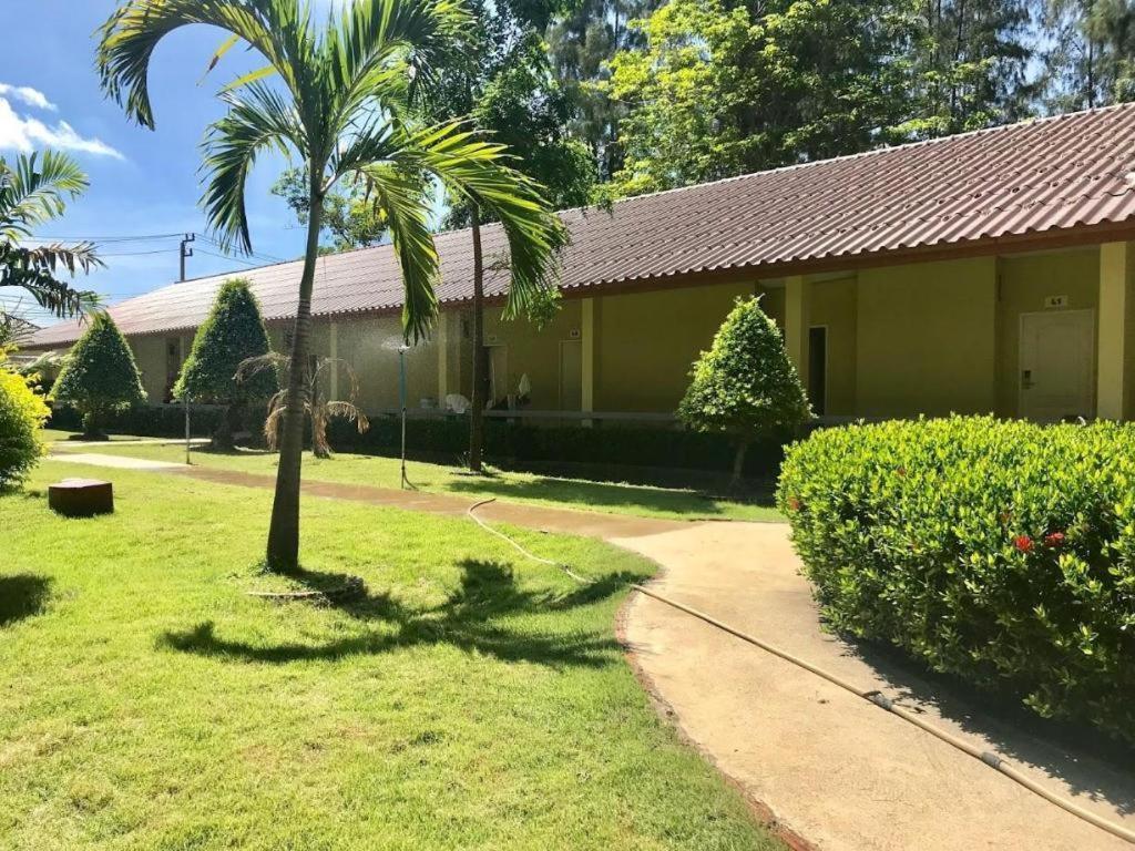 The Pine Resort Pathum Thani Exterior photo