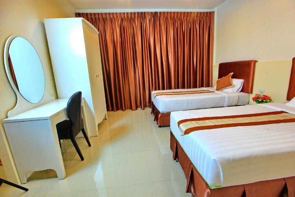 The Pine Resort Pathum Thani Exterior photo