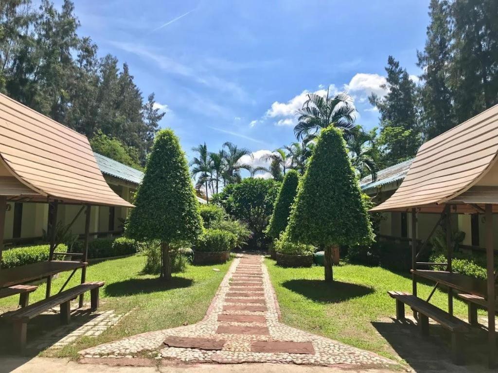 The Pine Resort Pathum Thani Exterior photo